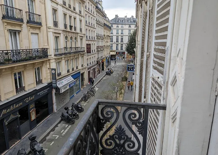 R'apparts T3 9eme L'incontournable Apartment Paris