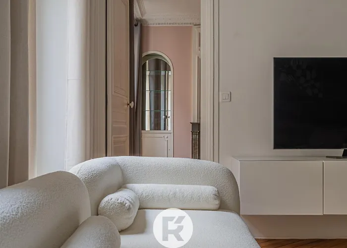 R'apparts T3 9eme L'incontournable Apartment Paris